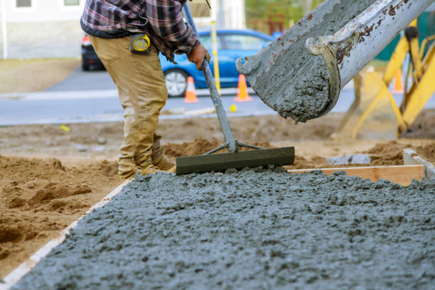 Best Custom Concrete Contractor  in Barnhart, MO